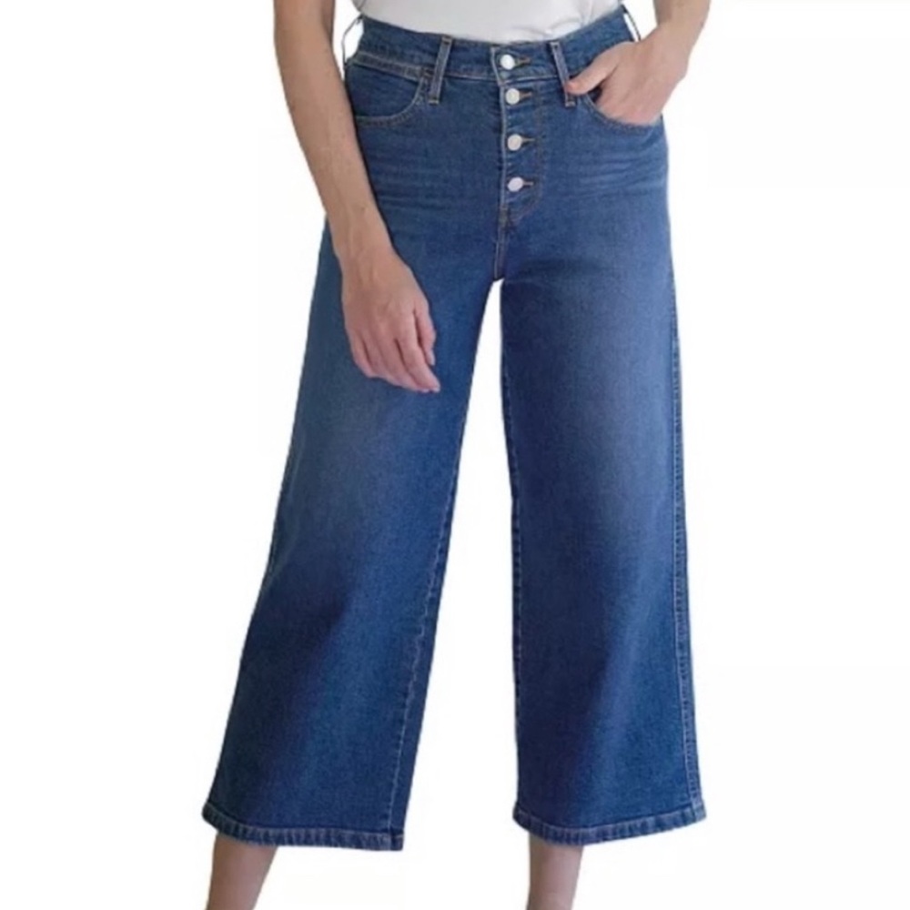 Levi’s high waisted Wide Leg Crop jeans